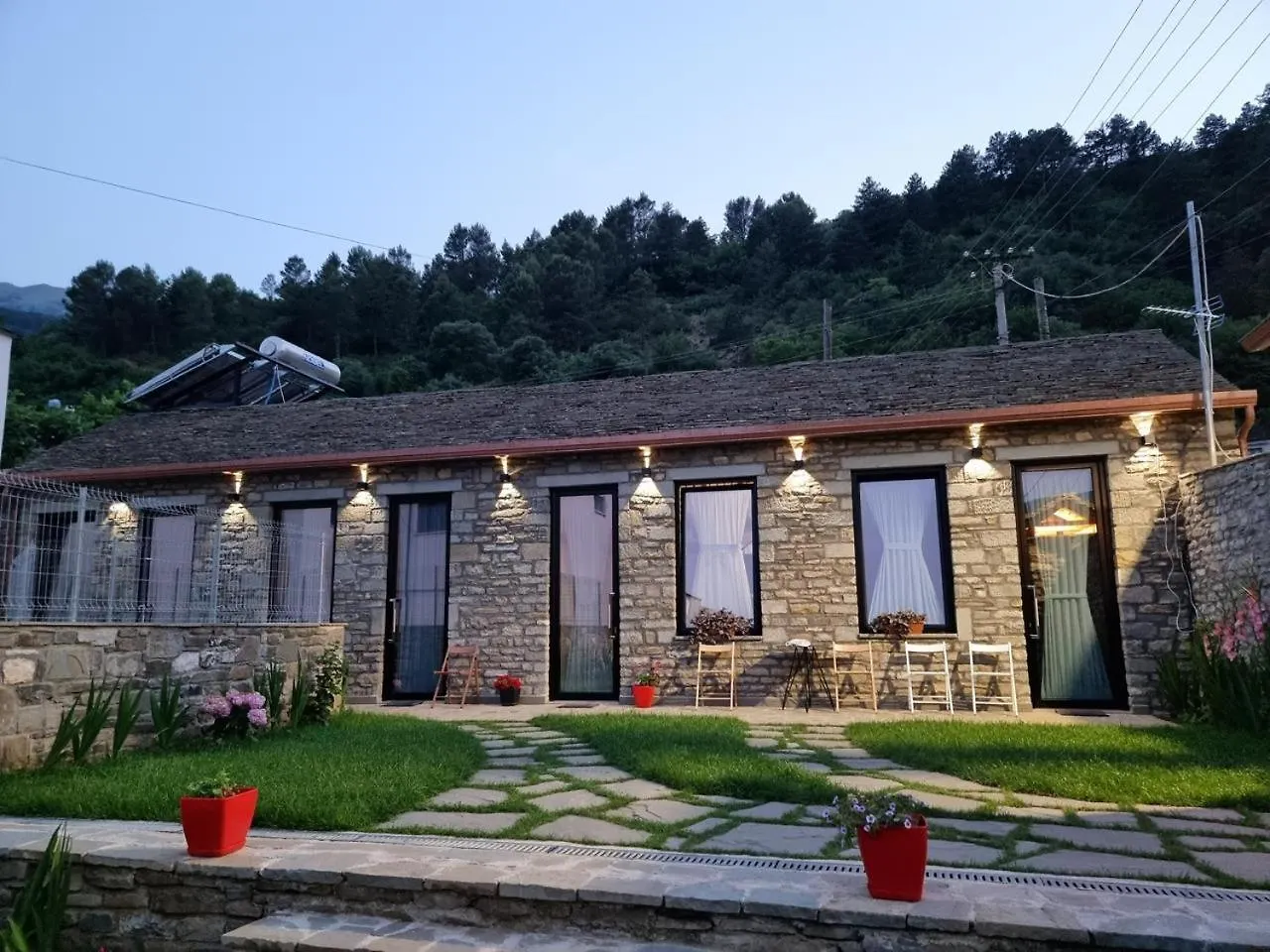 Gogo Moustache Guest House Permet 0*,